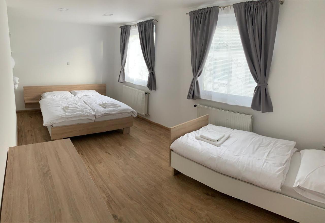 Petite Apartment Марибор Экстерьер фото