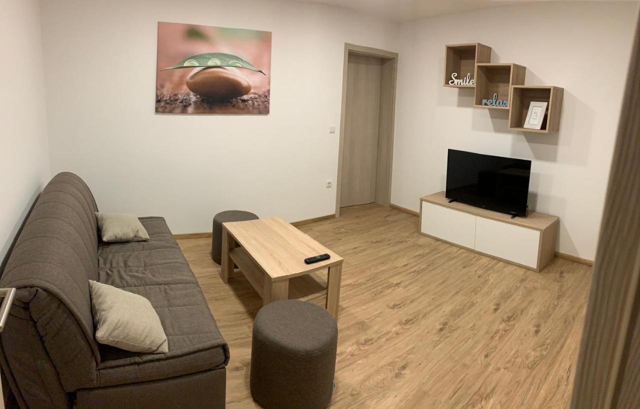 Petite Apartment Марибор Экстерьер фото